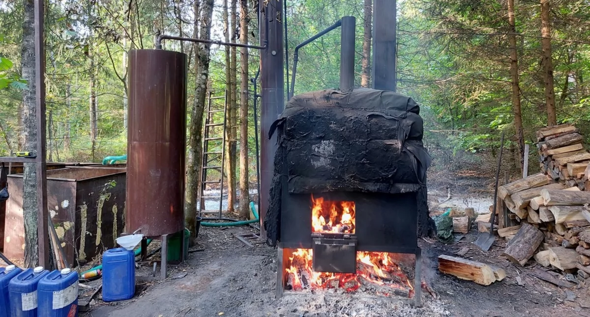 Leśna bimbrownia zlikwidowana. 29-latek złapany na gorącym uczynku [foto + video]