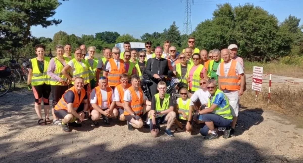 Rowerem z Wysokiego Mazowieckiego na Jasną Górę. 36 osób wzięło udział w pielgrzymce