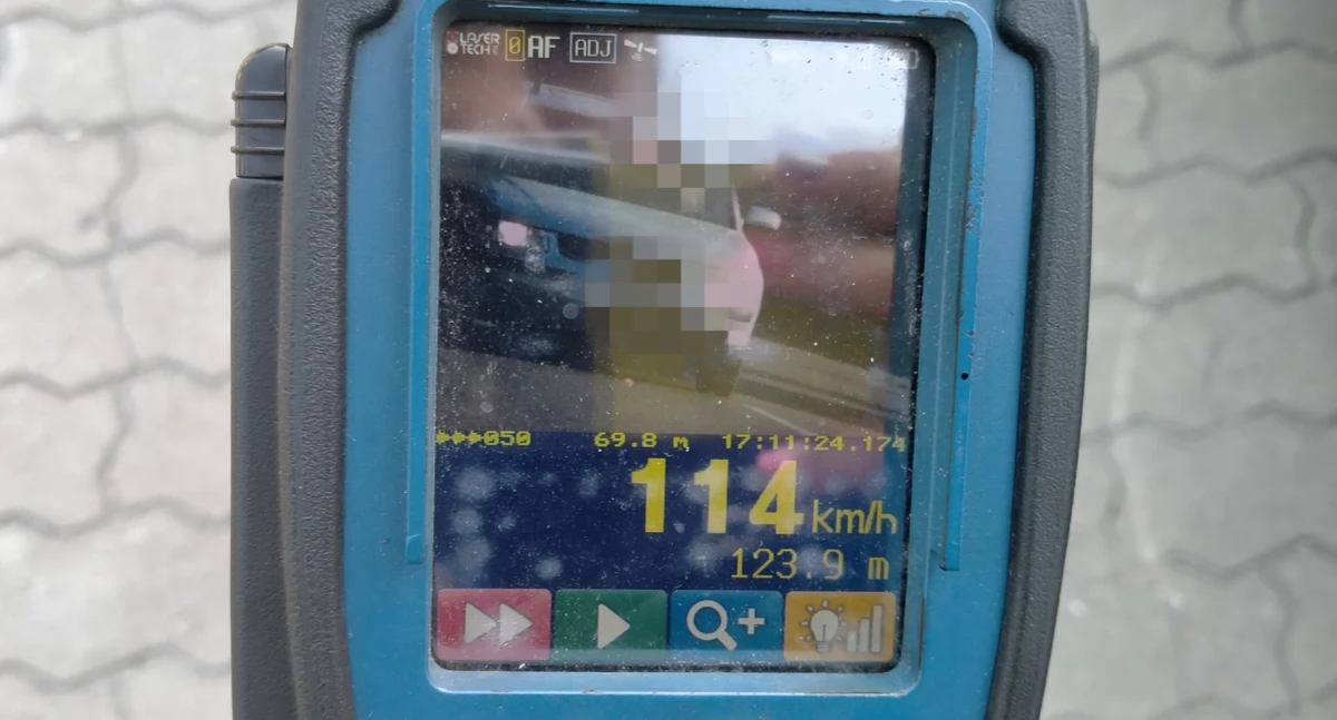 114 km/h przez gminę Klukowo. 55-latek stracił prawo jazdy i zapłacił wysoki mandat