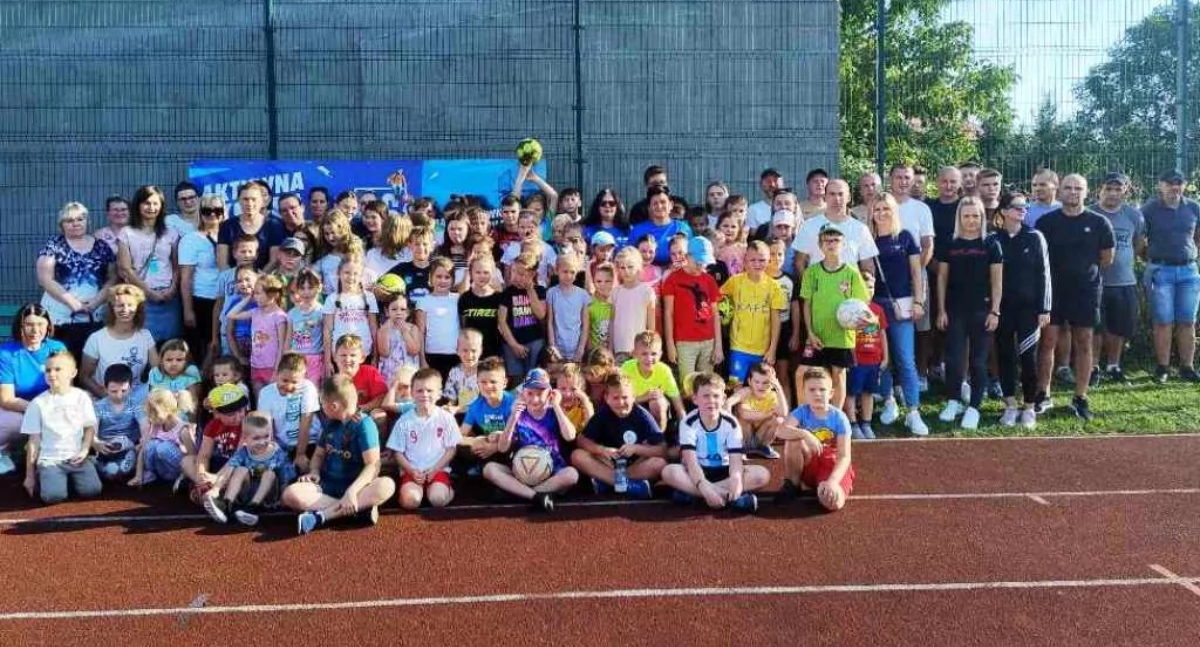 Czyżew: Sportowy Dzień z Aktywną Szkołą na Orliku [foto]
