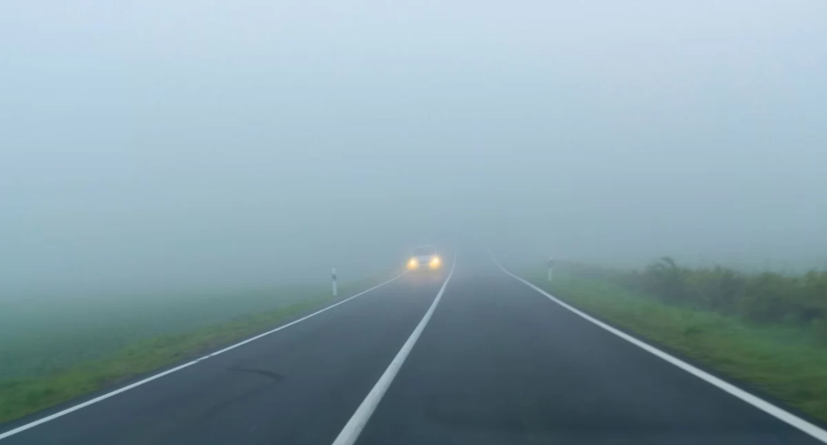IMGW ostrzega przed gęstymi mgłami w powiecie wysokomazowieckim