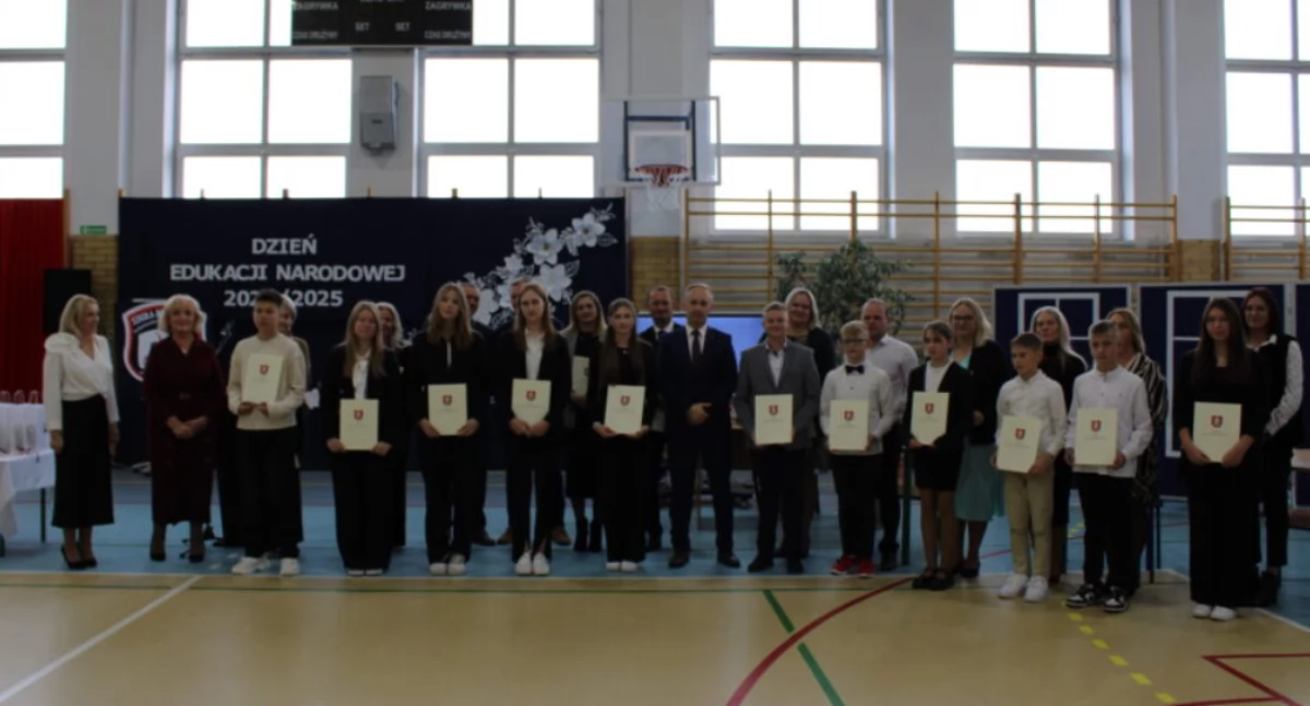 Kulesze Kościelne: Wójt przyznał stypendia wyróżniającym się uczniom [foto]