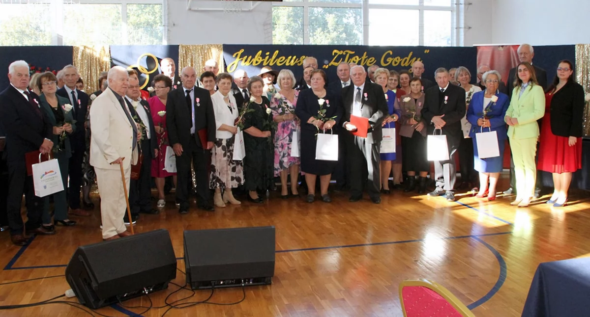Złote Gody w gminie Ciechanowiec. 22 pary otrzymały medale za długoletnie pożycie małżeńskie [foto]