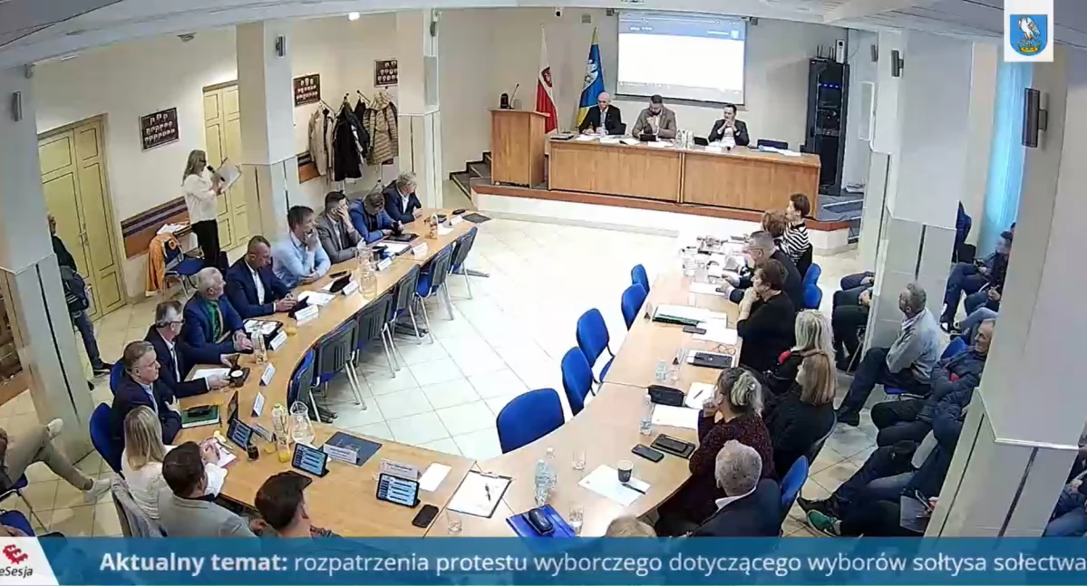 Protest wyborczy, skarga na sołtysa i worek złomu. Nietypowa sesja Rady Gminy Sokoły