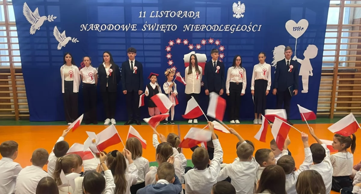 Narodowe Święto Niepodległości w SP1 w Wysokiem Mazowieckiem [foto + video]