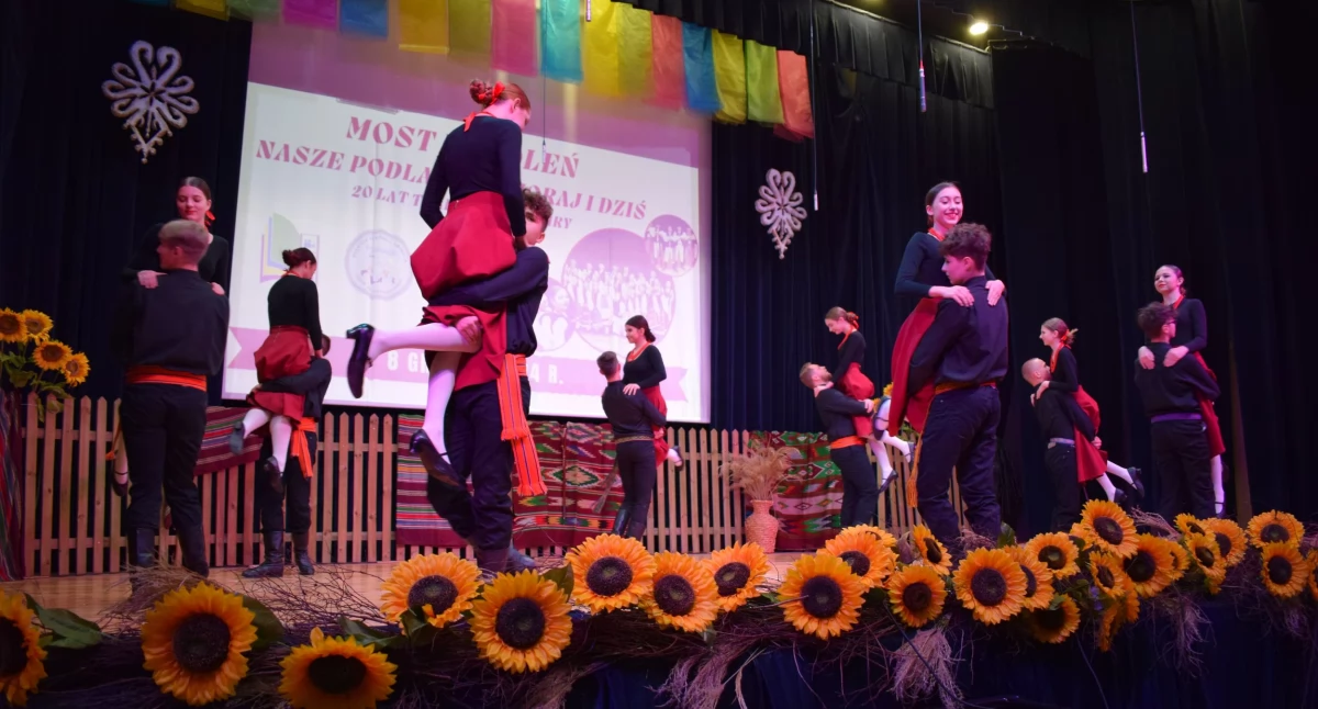 Most pokoleń. Nasze Podlasie wczoraj i dziś - wyjątkowy koncert ZPiT Podlasie [foto]