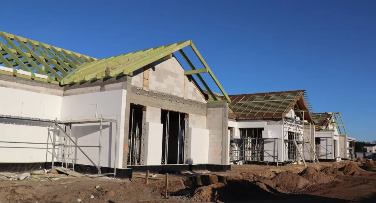Postępują prace przy budowie gminnego przedszkola w Brzóskach-Falkach [foto]