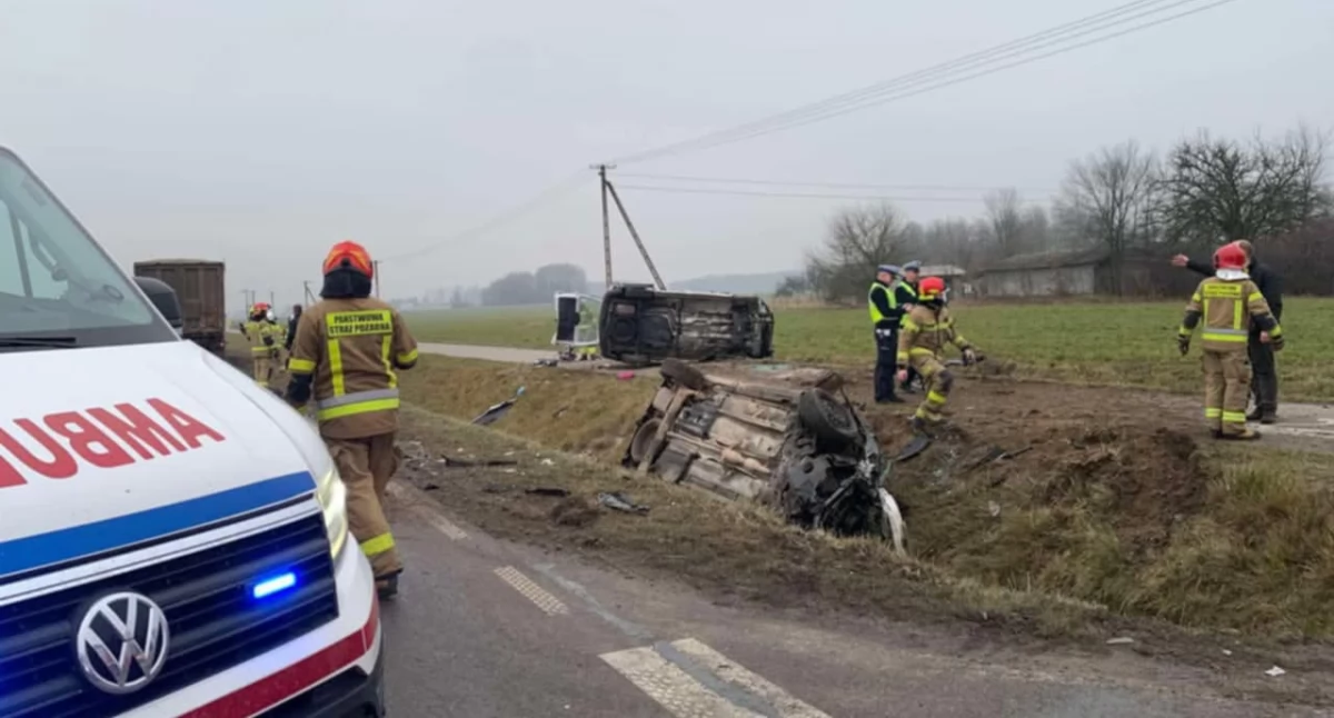 Wypadek na trasie Ciechanowiec - Siemiatycze. Trzy osoby w szpitalu [FOTO]