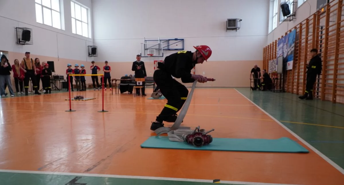 Młodzież z gminy Czyżew rywalizowała podczas Halowych Zawodów Sportowo-Pożarniczych [foto]