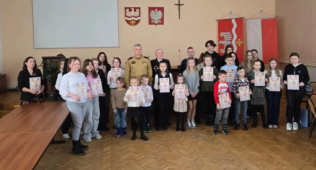 Nagrodzono autorów najlepszych prac w powiatowym etapie Ogólnopolskiego Strażackiego Konkursu Plastycznego [foto]