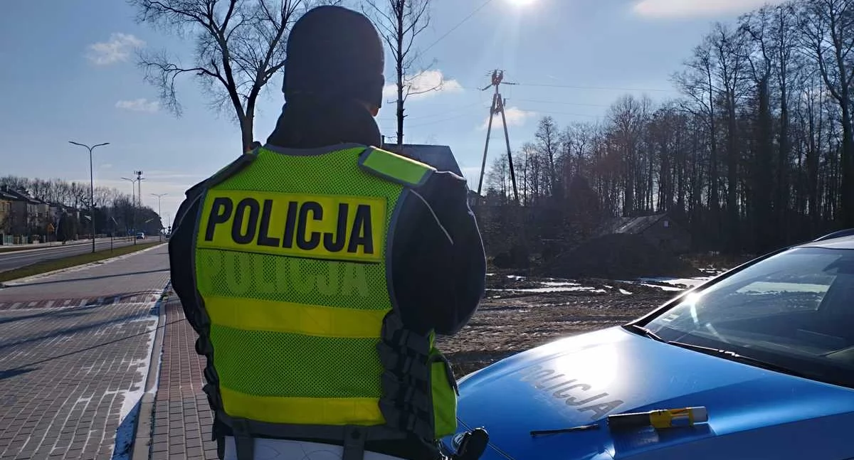 Jeden nietrzeźwy, drugi z zakazem prowadzenia pojazdów. Policja zatrzymała kolejnych kierowców