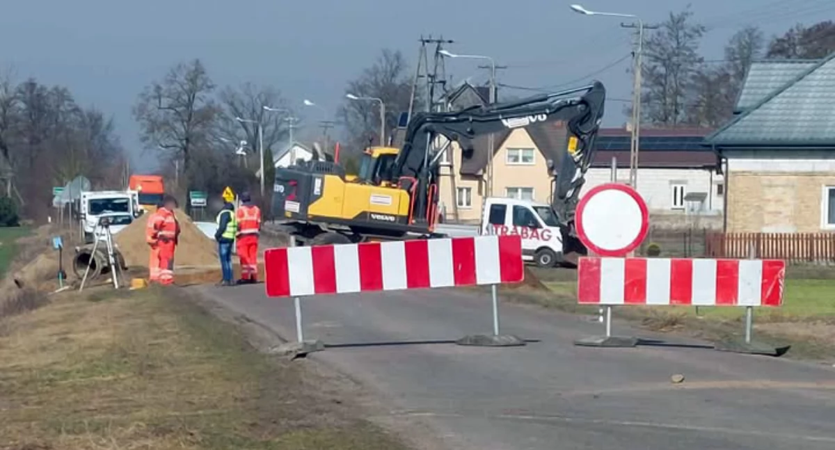 Utrudnienia w ruchu! Zamknięty odcinek drogi w Łopieniach-Szelągach [foto]
