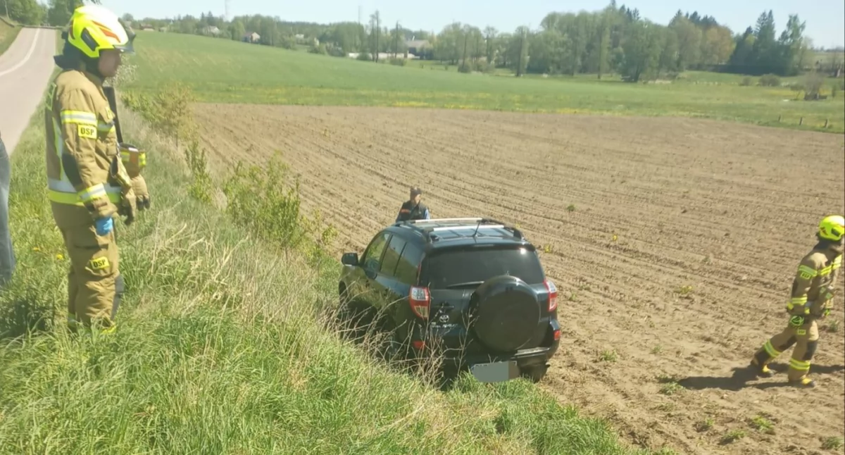 Kolizja w gminie Kobylin-Borzymy. Sprawcą 19-latek