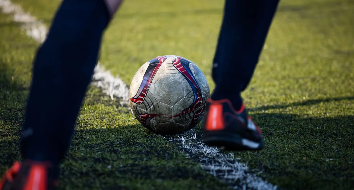 Kto zagra o III ligę? Decydujący bój Ruchu i Olimpii. Sparta i Orlęta w strefie spadkowej