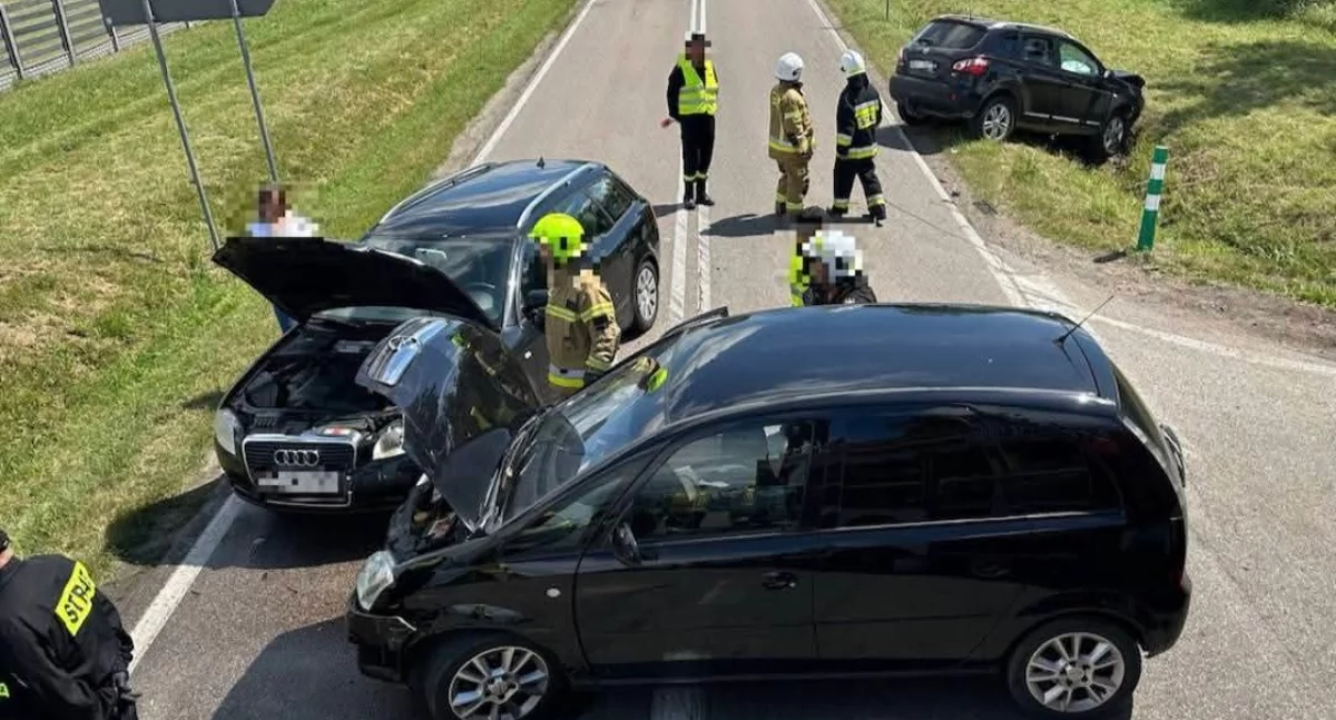 Dąbrówka Kościelna: Zderzenie pięciu pojazdów, pięć osób w szpitalu [aktualizacja]