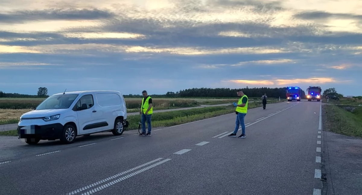 Wypadek z udziałem motocykla w gminie Ciechanowiec. Dwie osoby w szpitalu
