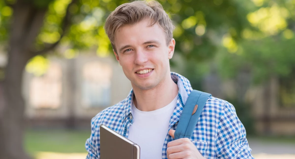Do końca miesiąca uczniowie i studenci z rentą rodzinną muszą pamiętać o formalnościach