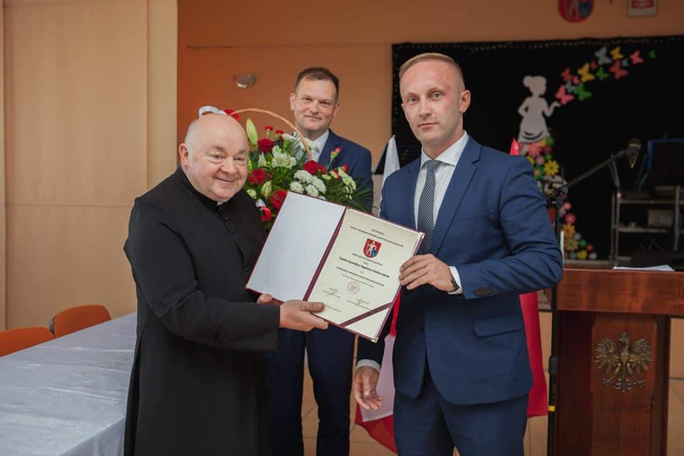 Ks. Proboszcz z tytułem Honorowego Obywatela Gminy Kulesze Kościelne [foto]
