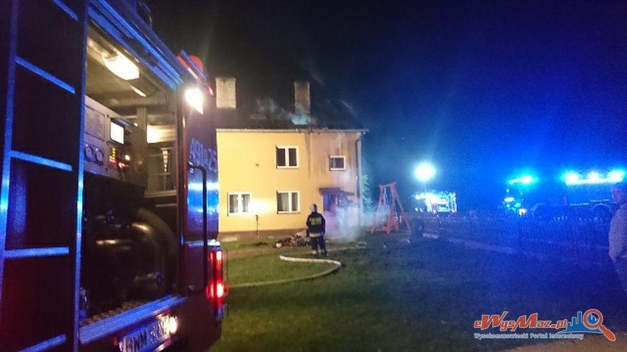 Nocny pożar budynku mieszkalnego w Stypułkach-Święchach
