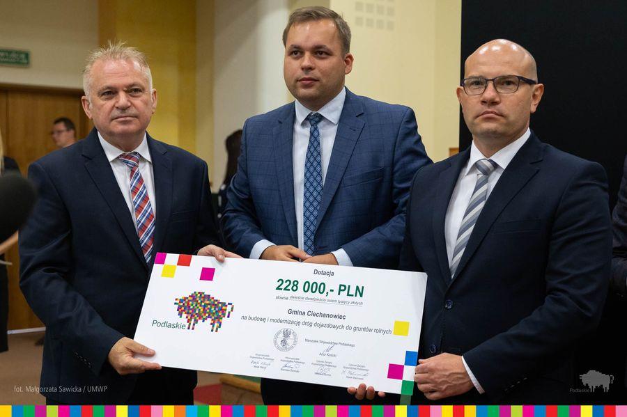 Samorządowe wsparcie na drogi dojazdowe do gruntów rolnych [foto]
