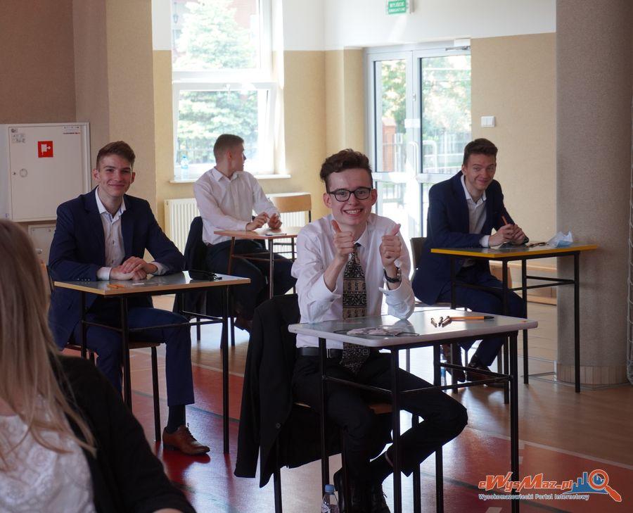 Rozpoczęły się matury. Dziś egzamin z języka polskiego [foto]