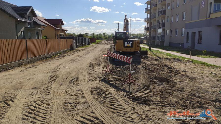 Budują ulice przy nowym osiedlu w Czyżewie [foto]