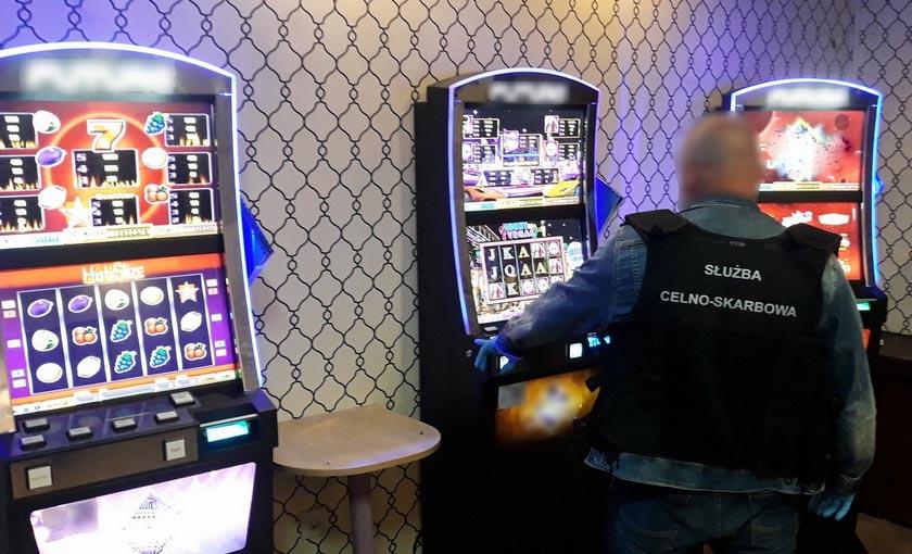 KAS zabezpieczyła w Wysokiem Mazowieckiem nielegalne automaty do gier hazardowych
