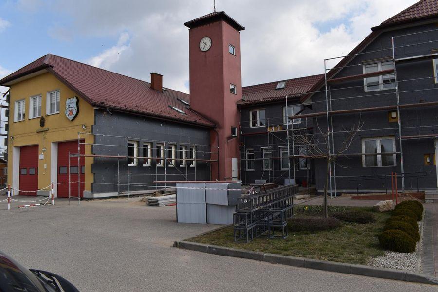 Trwa termomodernizacja budynku Urzędu Gminy w Klukowie [foto]