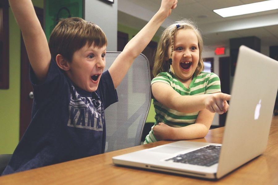 Klukowo to kolejna gmina w powiecie, która kupiła laptopy dla uczniów