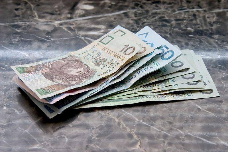 Pierwsze „trzynastki” 1 kwietnia już na konta emerytów i rencistów
