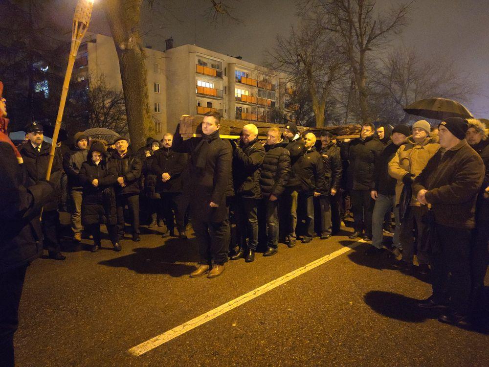 Krzyż Choleryczny ponownie na swoim miejscu [foto]