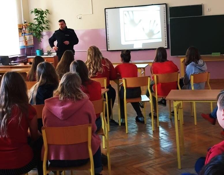 Rozmawiali z młodzieżą o niebezpieczeństwach w Internecie