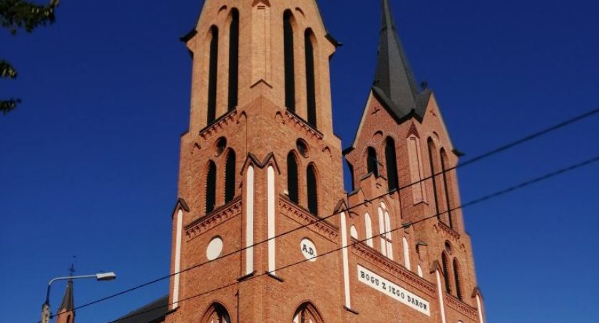 Remont elewacji zabytkowego kościoła w Kobylinie-Borzymach zakończony [foto]