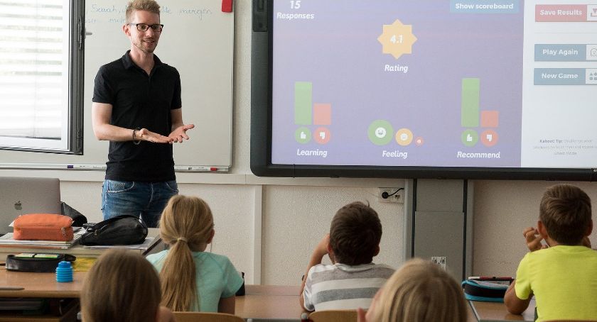 Czy uczniowie wrócą po feriach do szkoły?
