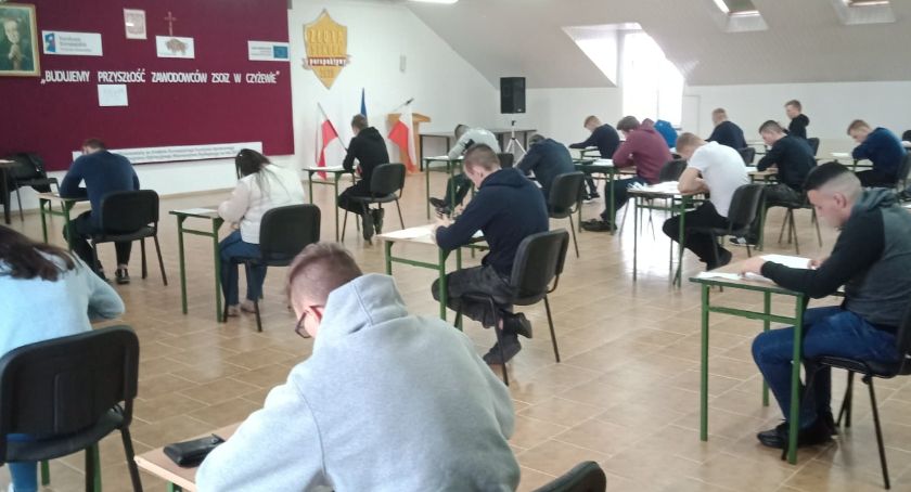 Dziś wystartowały próbne matury [foto]