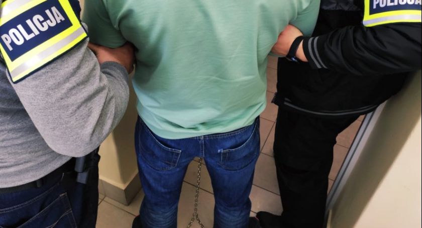 Mieszkaniec Wysokiego Mazowieckiego aresztowany. Pozbawił wolności, pobił i okradł innego mężczyznę