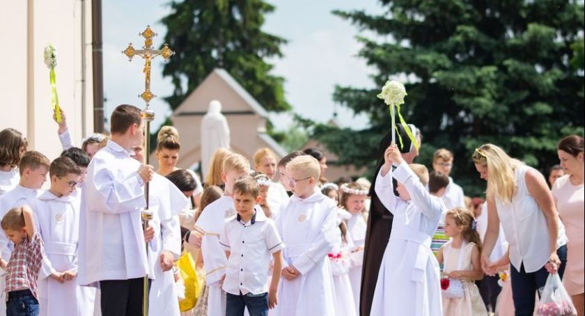 Boże Ciało 2021. Którędy przejdą procesje?