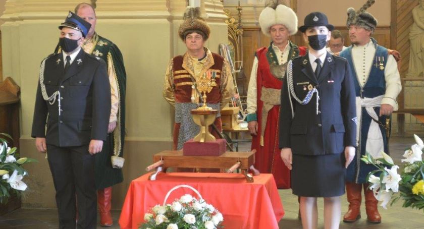 Relikwie patrona strażaków wprowadzone do kościoła w Kuczynie [foto]