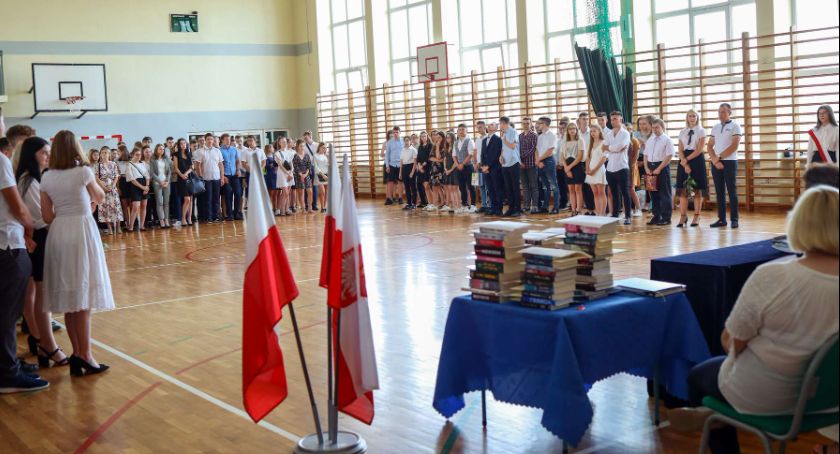 Młodzież z ZSZ w Wysokiem Mazowieckiem zakończyła rok szkolny [FOTO]