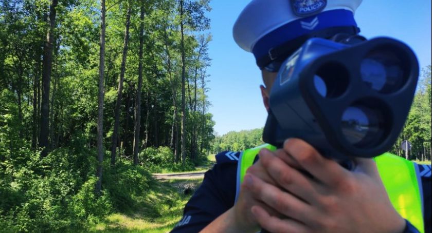 Uwaga kierowcy! Policjanci szczególnie zwracają uwagę na prędkość