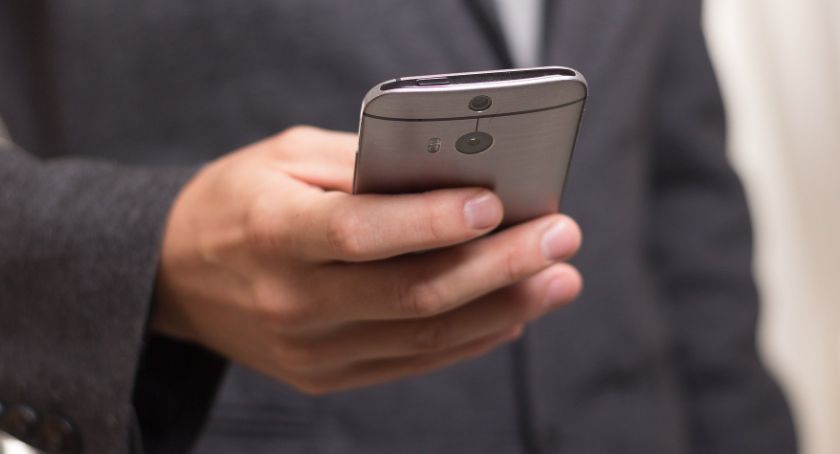 Odłóż telefon i ciesz się życiem!