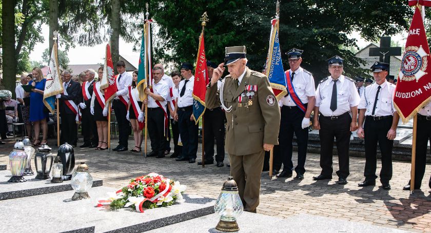 Mieszkańcy uczcili pamięć wymordowanych mieszkańców wsi Krasowo-Częstki [foto]