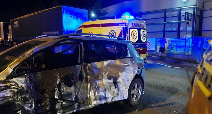 Dwie osobówki i TIR - zderzenie w Wysokiem Mazowieckiem [FOTO]