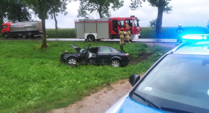 Audi zderzyło się z ciężarówką [FOTO]