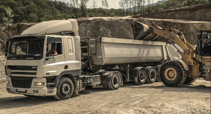 Jesteś zawodowym kierowcą? Sprawdź, jakie zmiany wprowadza rząd w ustawie o transporcie drogowym