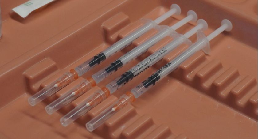 Szczepienia przeciwko COVID-19 - jak wygląda sytuacja w powiecie wysokomazowieckim?