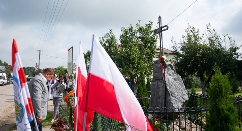 Mieszkańcy uczcili 77. Rocznicę Mordu w Skłodach Borowych [foto]