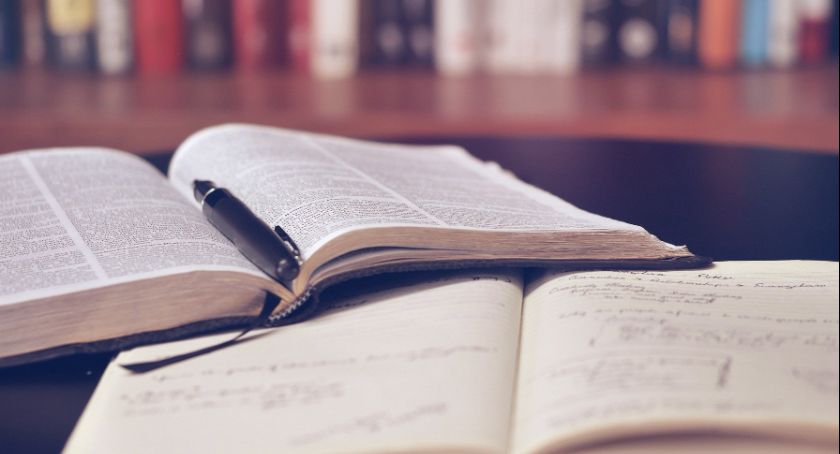Zmiany w kanonie lektur. Co będą przerabiać uczniowie na lekcjach języka polskiego?