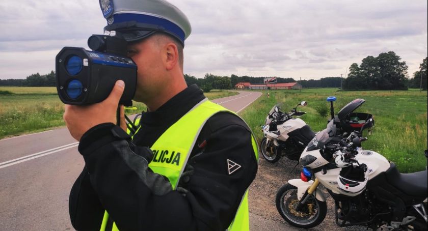 101 km/h przez Szepietowo. Mężczyzna stracił prawo jazdy