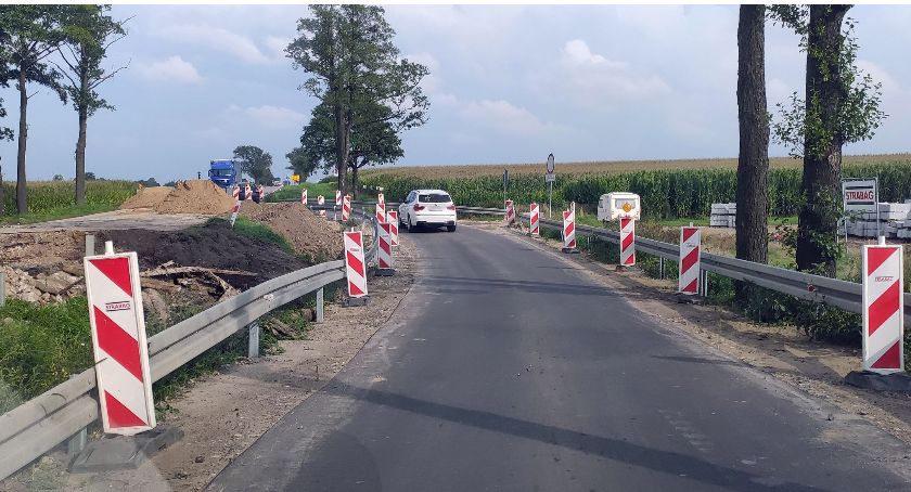 Ruch wahadłowy na DK66 przed wjazdem do Wysokiego Mazowieckiego [FOTO]